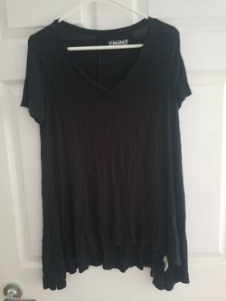 Black v-neck shirt