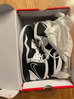 Kyrie Infinity TB size 10