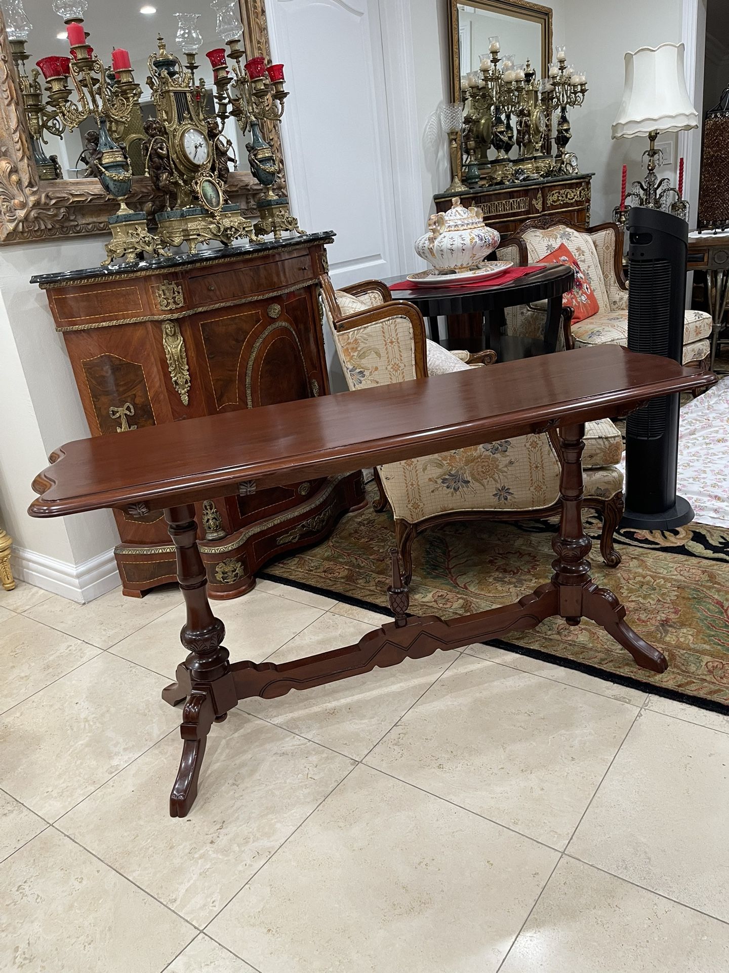 Beautiful Late 19th. Century Victorian Antique Mahogany Console Table🌷