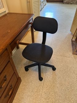 Black Mesh Rolling Desk Chair / Adjustable Office Task Chair