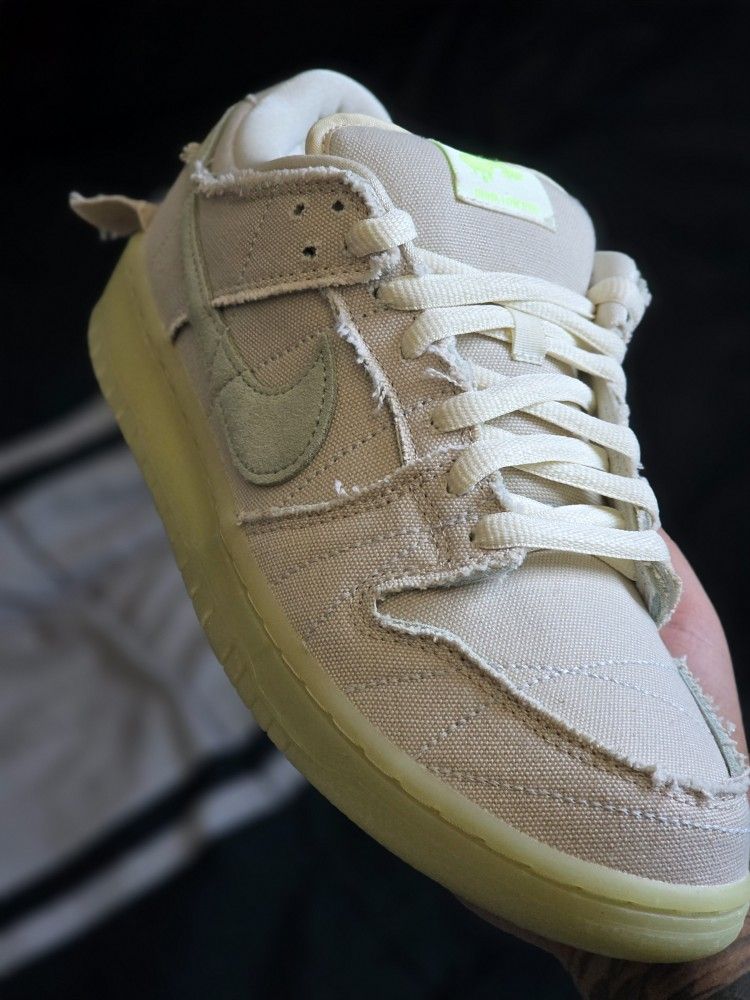 NIKE SB MUMMY DUNK