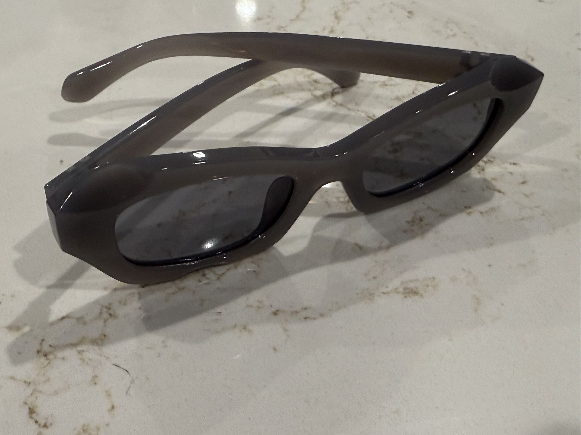 Women’s Sunglasses Off White Black