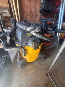 DEWALT and ridgid 5 gallon shop vacs