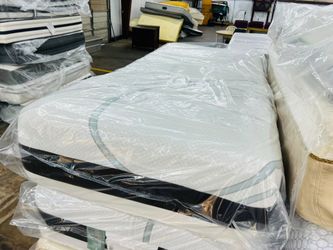 2 twin xl Therapedic mattress set