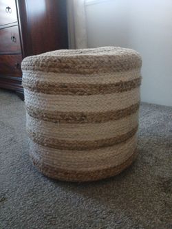 Pouf/ footstool/Ottoman