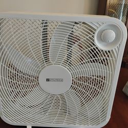 Utilitech  20 in box fan