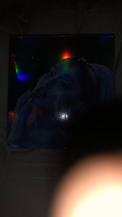 Ariana Granda Cloud Signature Scent Gos For Around 150 Saling For 70