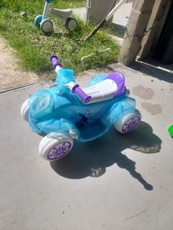 Kid's Frozen Ride On