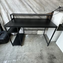 Black Desk 