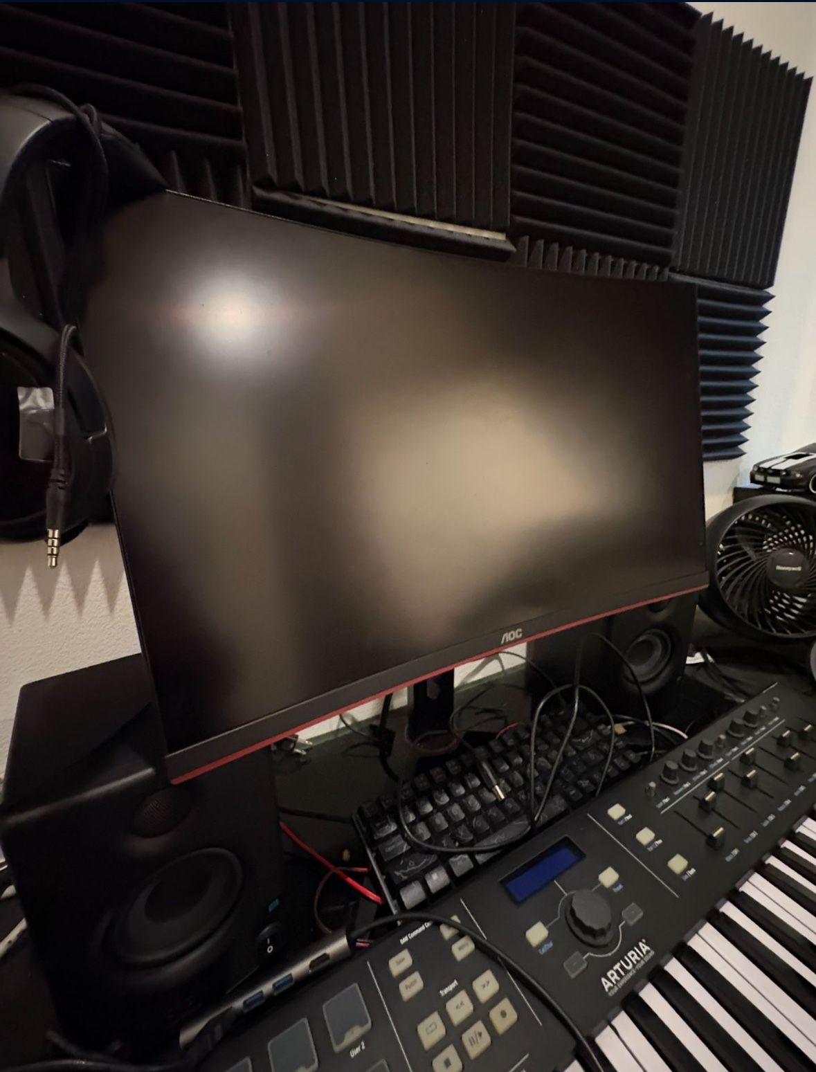 AOC Curved Monitor 24in/ KeyLab Keyboard 61 Keys