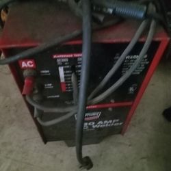  WELDER 30 Amp.
