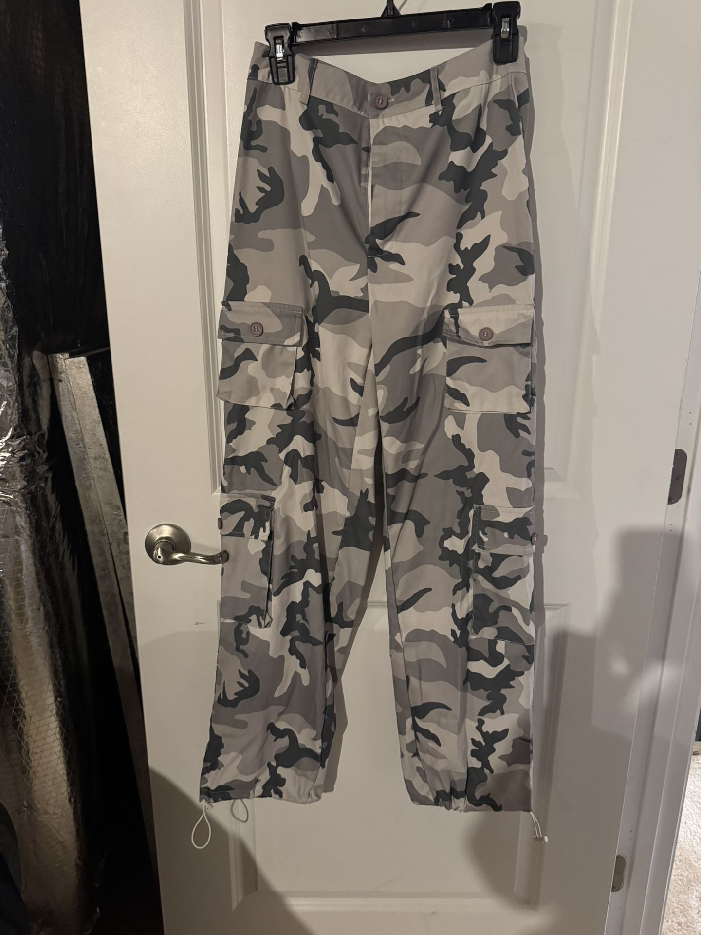 SHEIN Green and Gray Lightweight Camouflage Cargo Pants