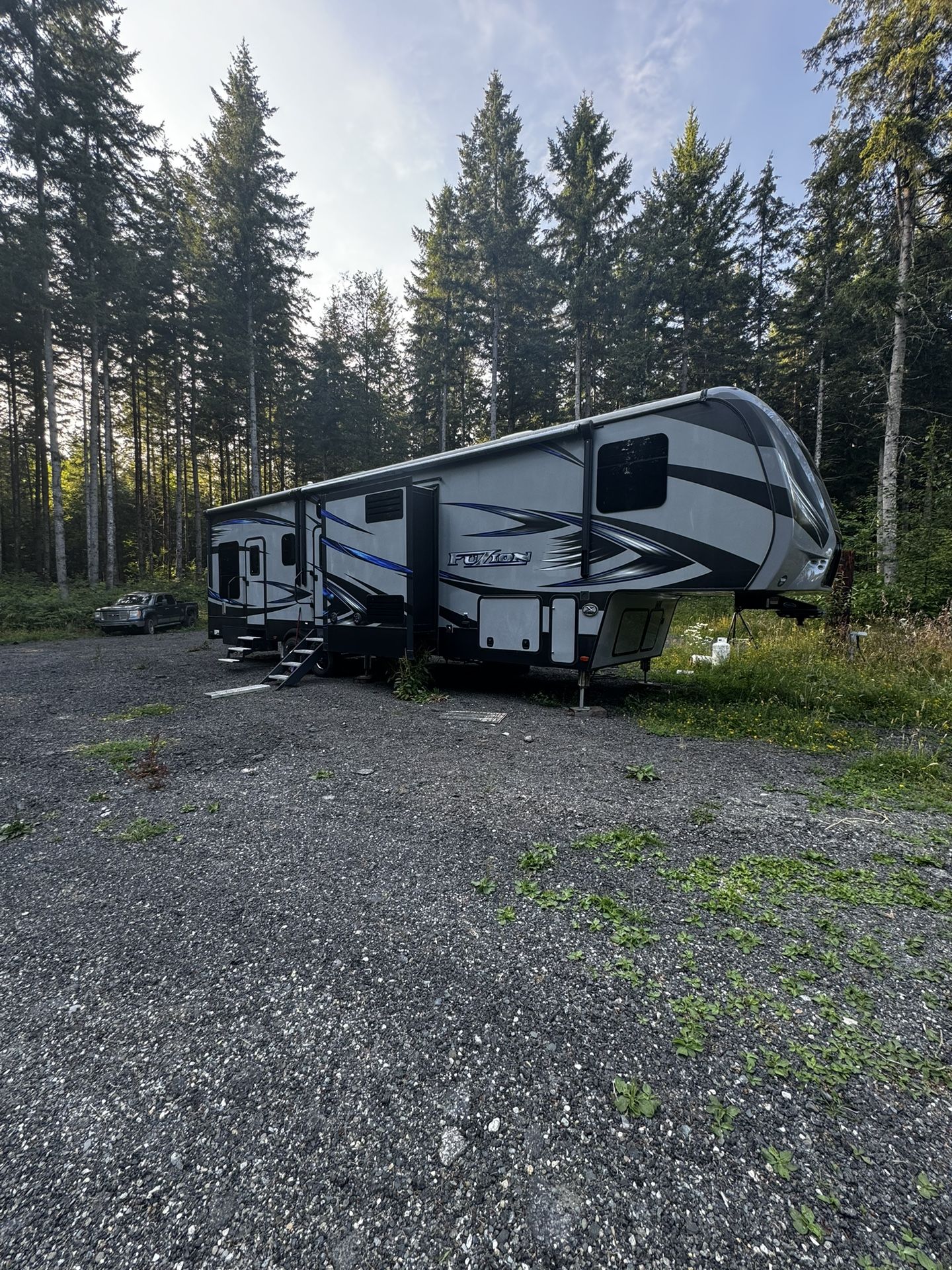 2017 Keystone 40ft toy Haller