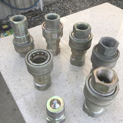 PARKER HYDRAULIC QUICK DISCONNECTS