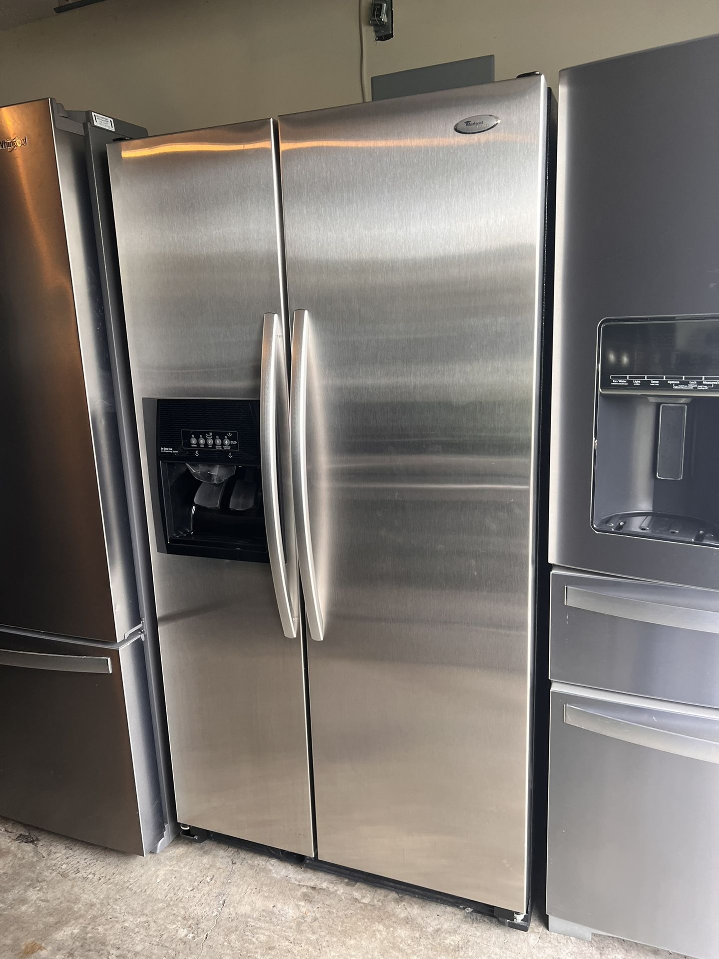 SIDE BY SIDE REFRIGERATOR