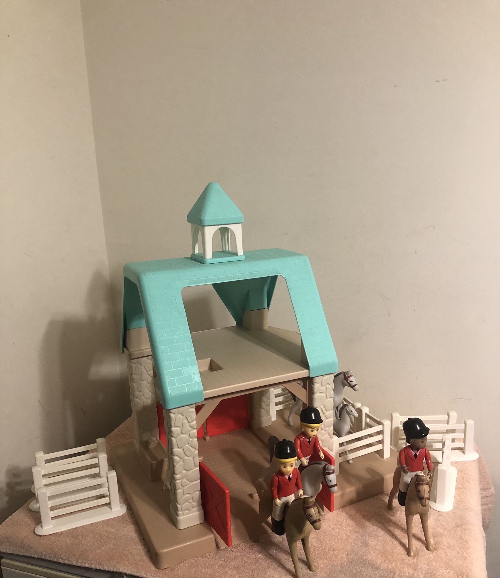 Vintage Little Tikes Dollhouse Size Stable With Horses Riders Fence & Ladder