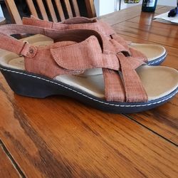 Womens Clarks Sandal Wedge