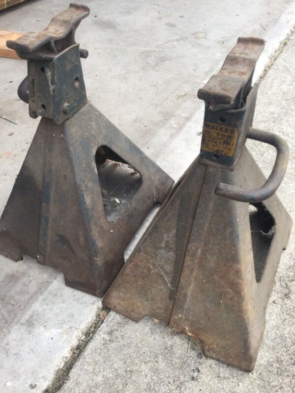 Walker jack stands