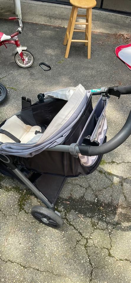 GracoCar seat Bases And Stroller