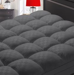 Queen gray mattress topper (UTC area)