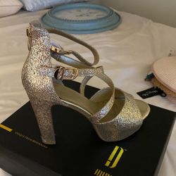 Sparkly Heels Size 81/2