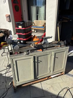 Wood Lathe. Delta Milwaukee