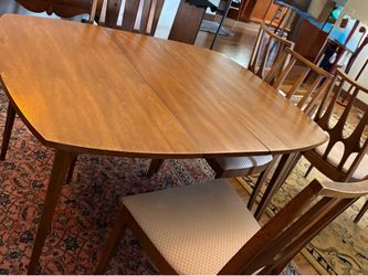 Brasilia by Broyhill table and 5 chairs