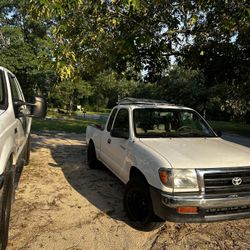2000 Toyota Tacoma Pick Up
