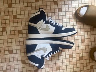 Jordan 1 midnight navy’s size 10
