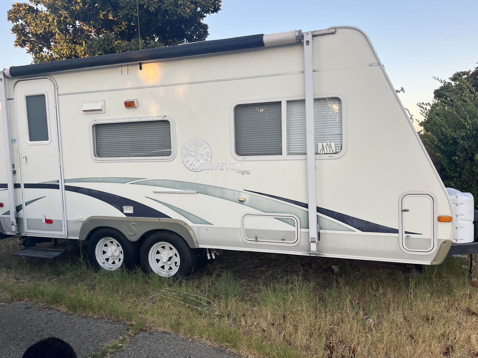 2004 Forest River Surveyor