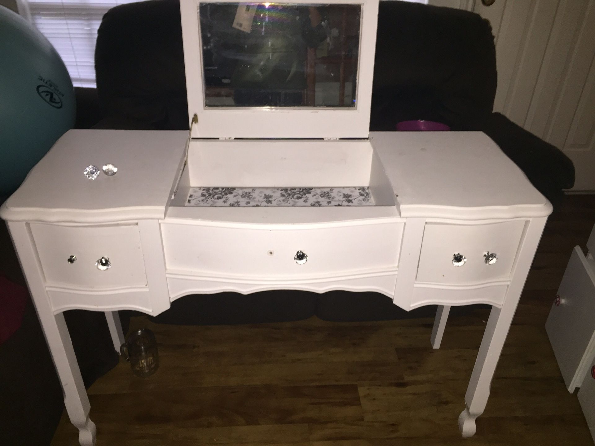 Vanity, dresser, and cube organizer for sale!!