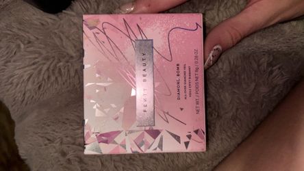 Fenty beauty/makeup