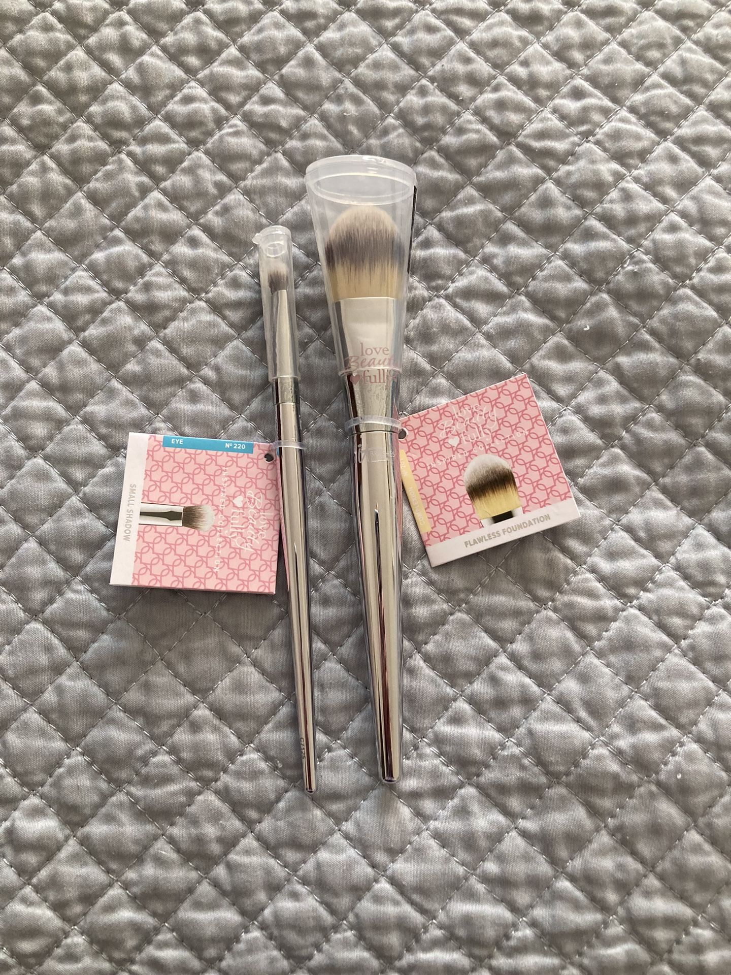 It Makeup Brushes New Both For $14.00