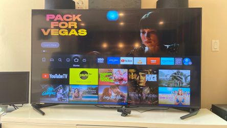 Sharp 70” 4K Smart TV LC-70UE30U | Works Perfect