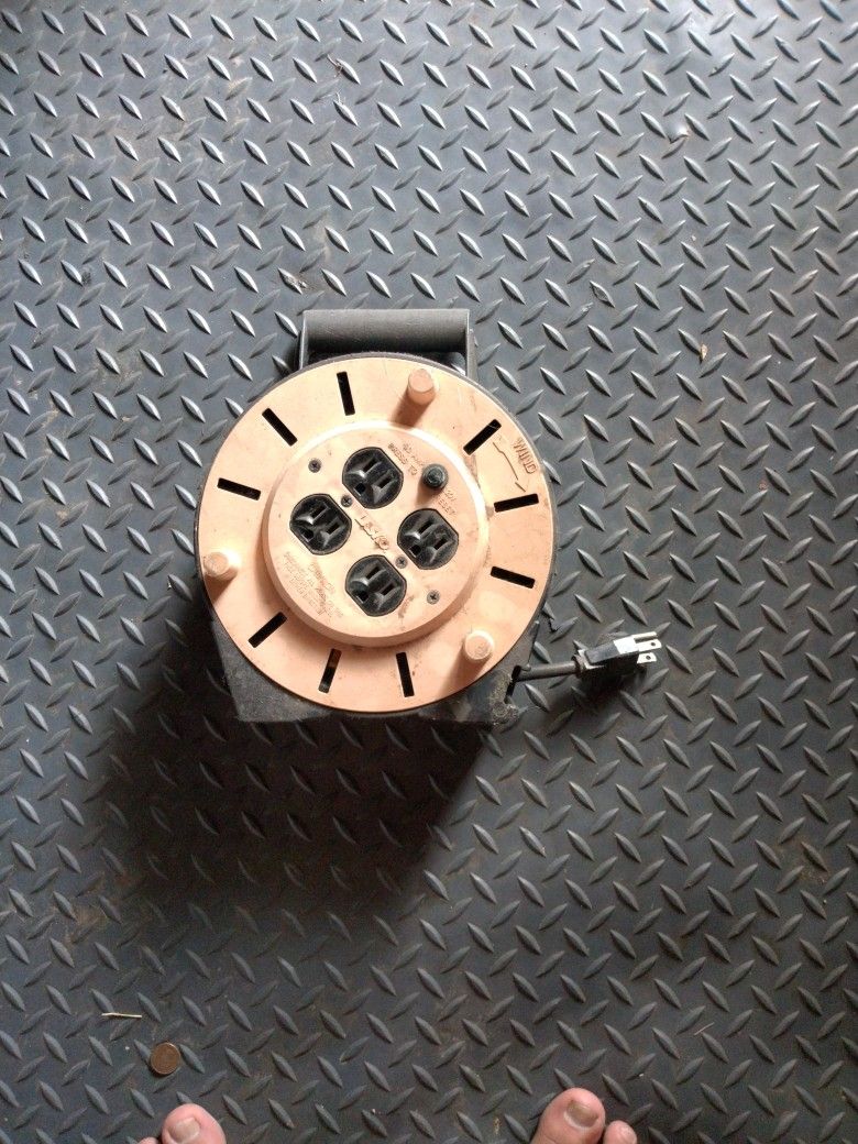 10 Ft Outlet With Additional Sockets