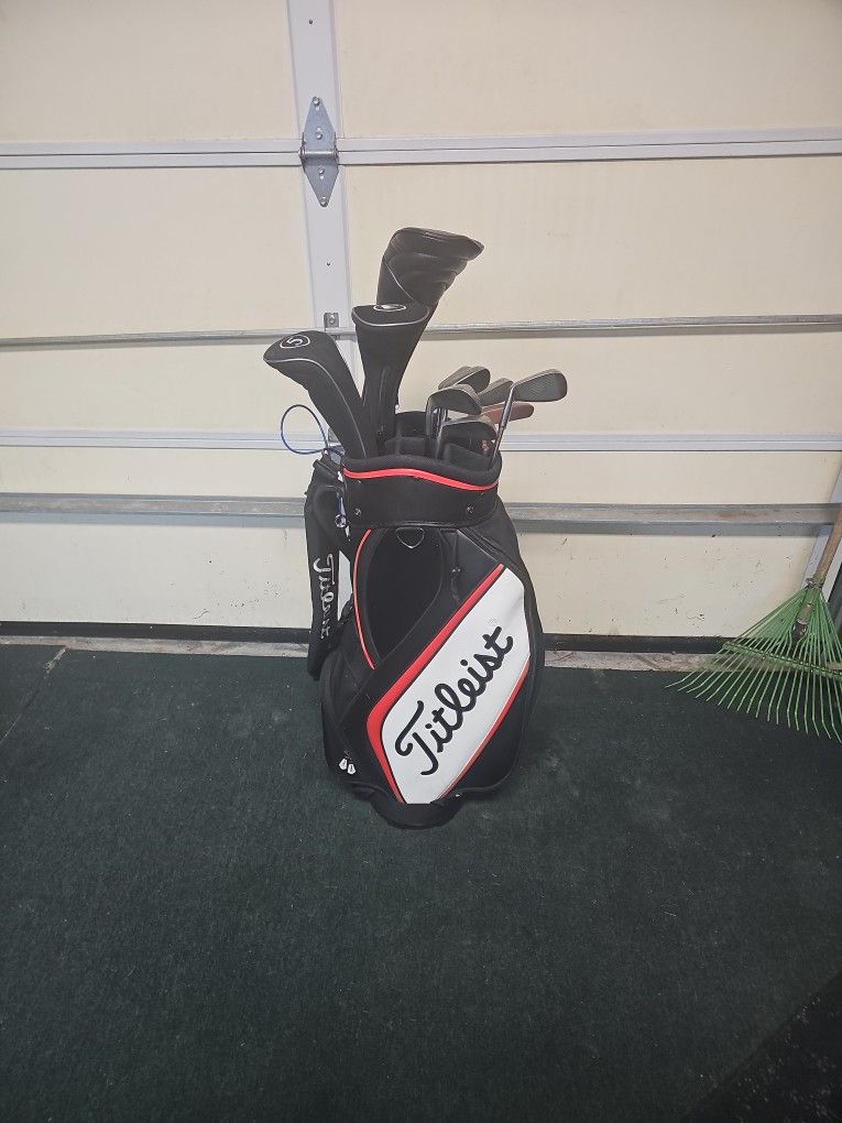 Titleist Golf Set
