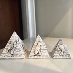 Pyramids set 150$