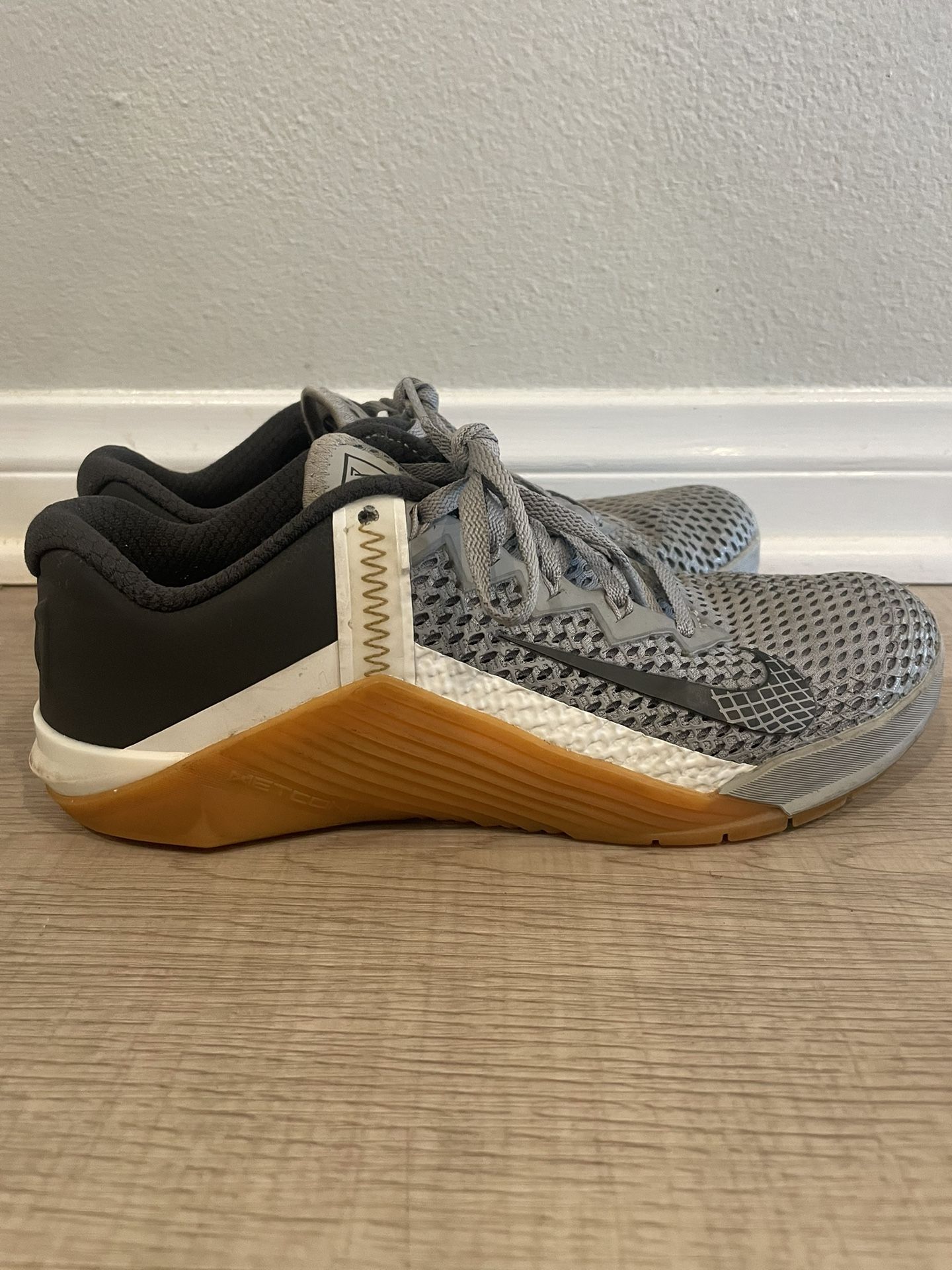 Nike Metcon 6 Smoke Grey Gum