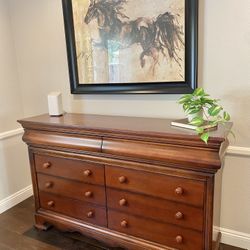 BEDFRAME+DRESSER+NIGHT STAND