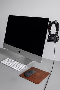 Apple iMac 27” 5K (2019) — i9 / 64GB RAM / 2TB SSD / Radeon Pro 580X