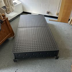 Sleep Number platform bed (Twin XL)