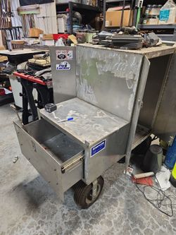 Tool cart, toweable, pushable