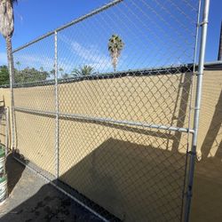 chainlink panel 8’x12’