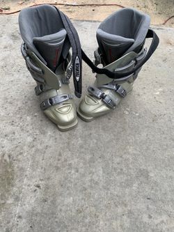 Ski boots 23.5
