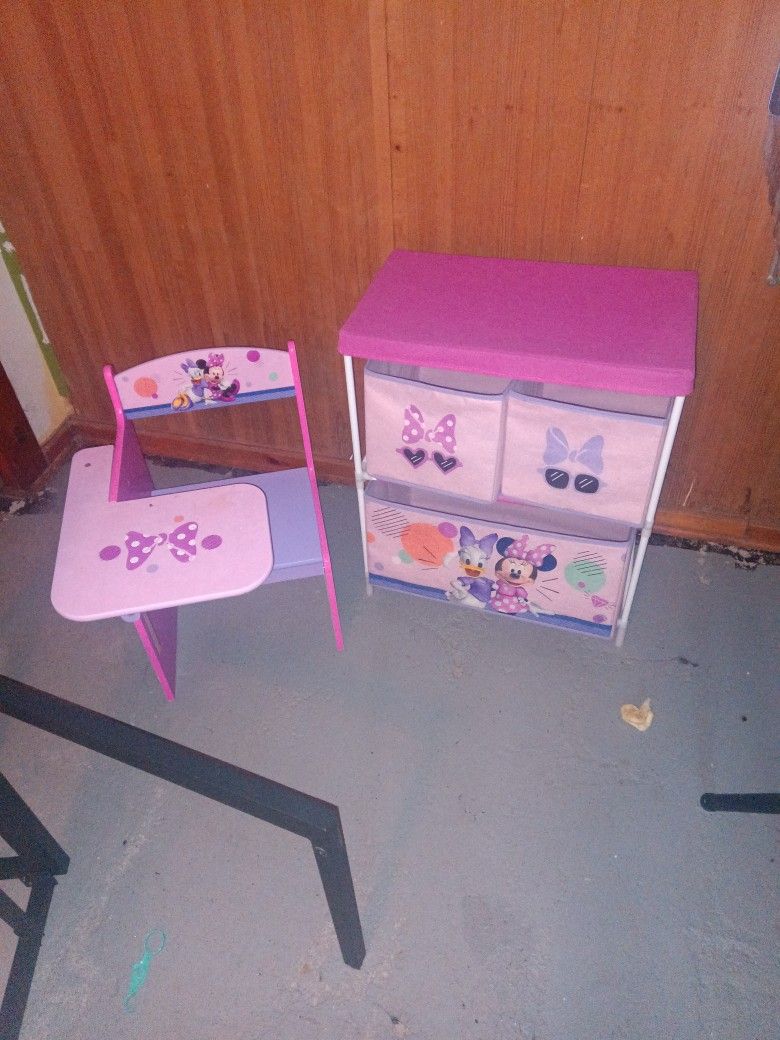 Toddler Minnie Mouse Desk And Toy Box