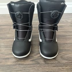 Kids VANS JUVIE  US Size 2 Snowboard Boots