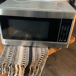 LG Microwave 