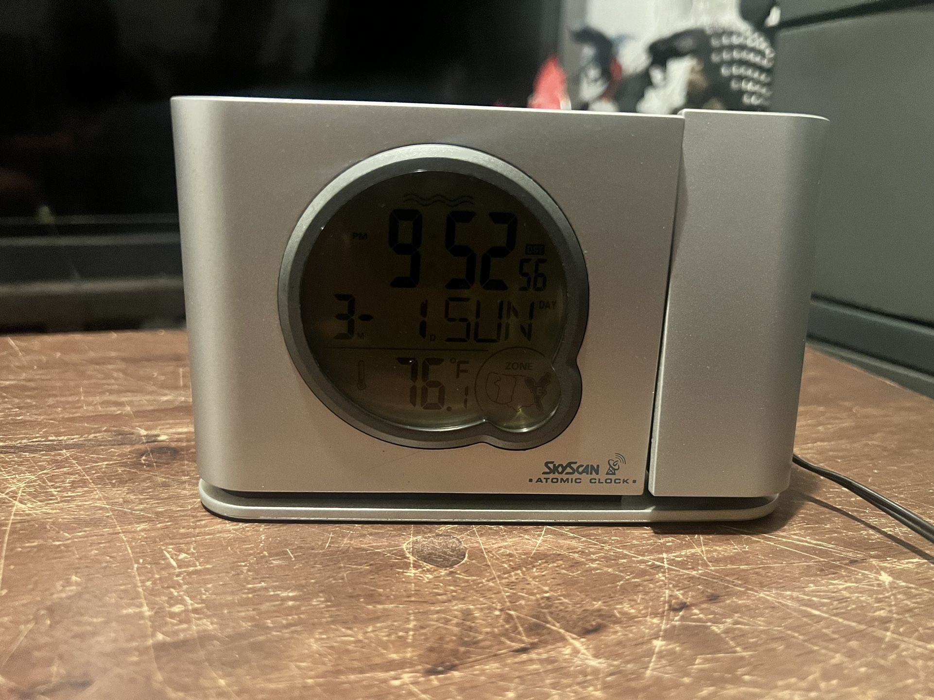 SkyScan Atomic Projection Alarm Clock