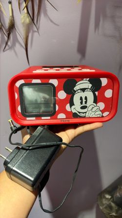 Minnie alarm clock with ipod plug in