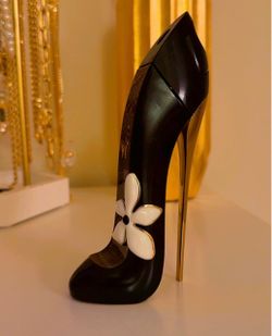 Carolina Herrera good girl jasmine absolu perfume